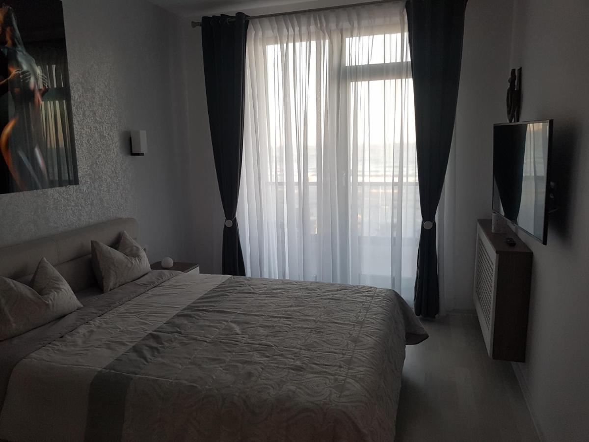 Panoramis Promenada-Larisa Apartment Navodari Bagian luar foto