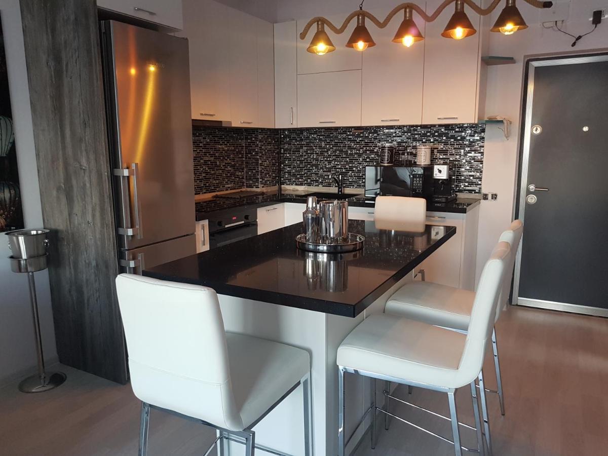 Panoramis Promenada-Larisa Apartment Navodari Bagian luar foto