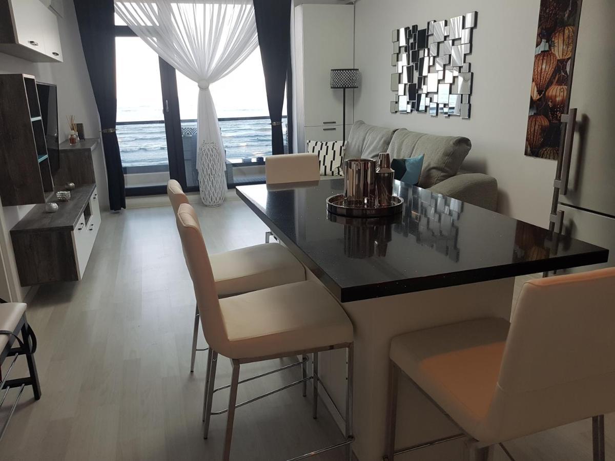 Panoramis Promenada-Larisa Apartment Navodari Bagian luar foto