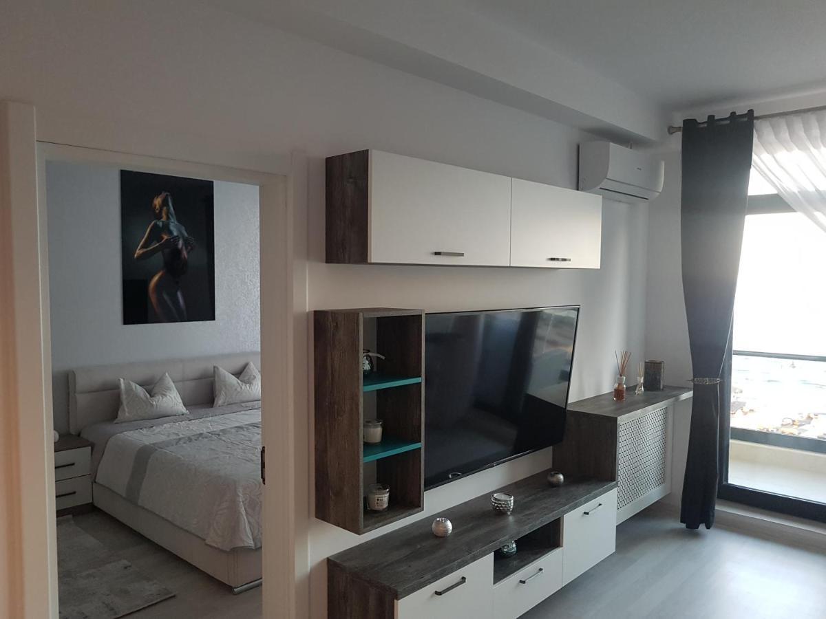 Panoramis Promenada-Larisa Apartment Navodari Bagian luar foto