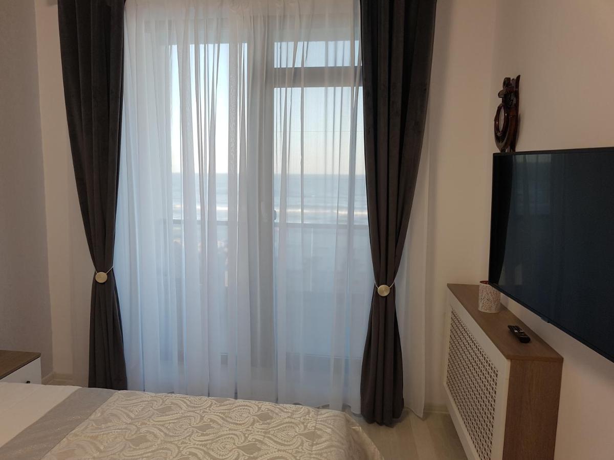 Panoramis Promenada-Larisa Apartment Navodari Bagian luar foto