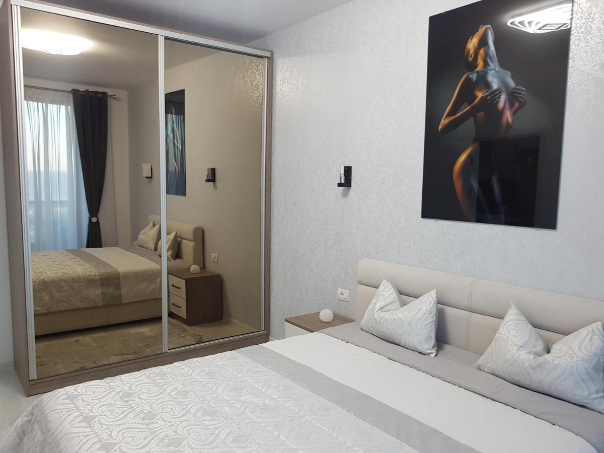 Panoramis Promenada-Larisa Apartment Navodari Bagian luar foto